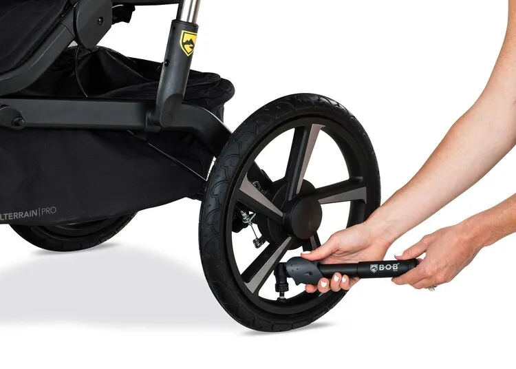 B.O.B - Handlebar Console with Tire Pump