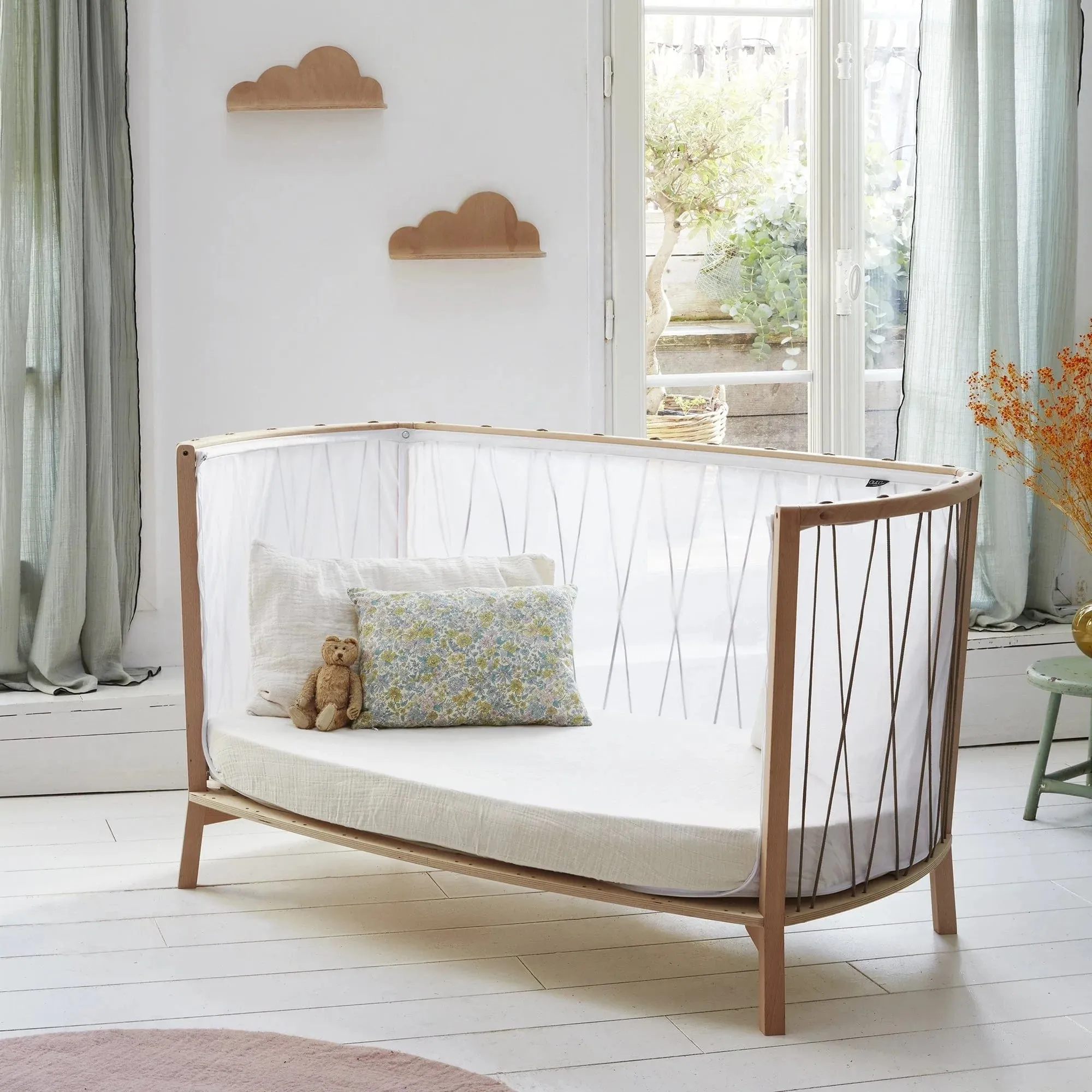 Charlie Crane Kimi Baby Bed & Mattress