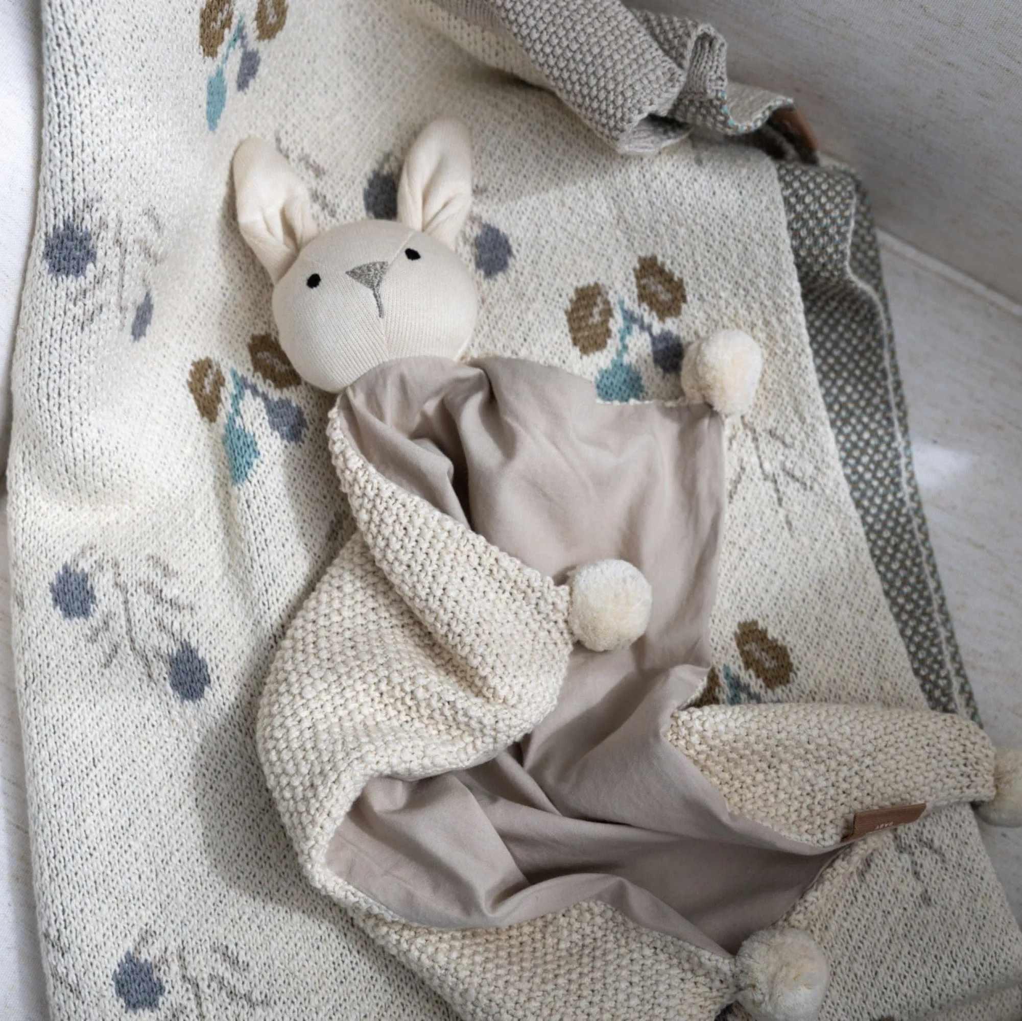 Crane Baby Avery Organic Baby Lovey Blanket (Ollie The Bunny)