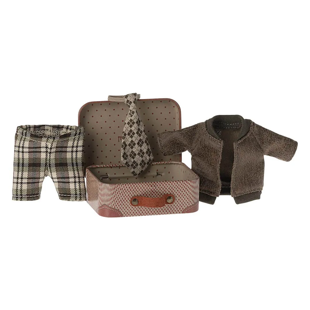 Jacket, Pants and Tie in a Suitcase - Grandpa Mouse